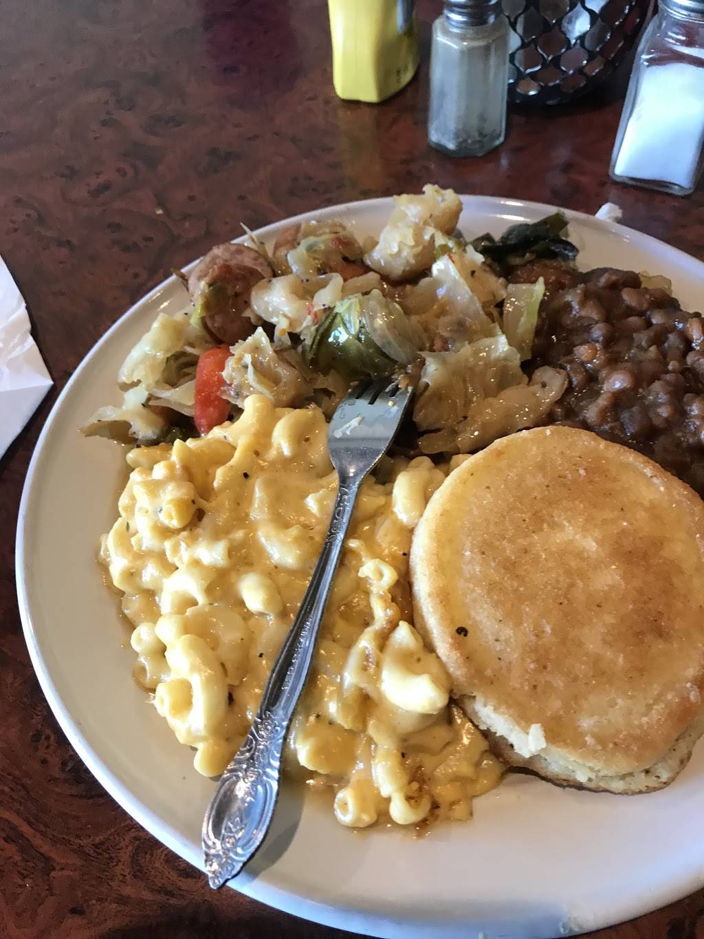MiMis Southern Style Cooking | restaurant | 126 E New Circle Rd, Lexington, KY 40505, USA | 8595230490 OR +1 859-523-0490