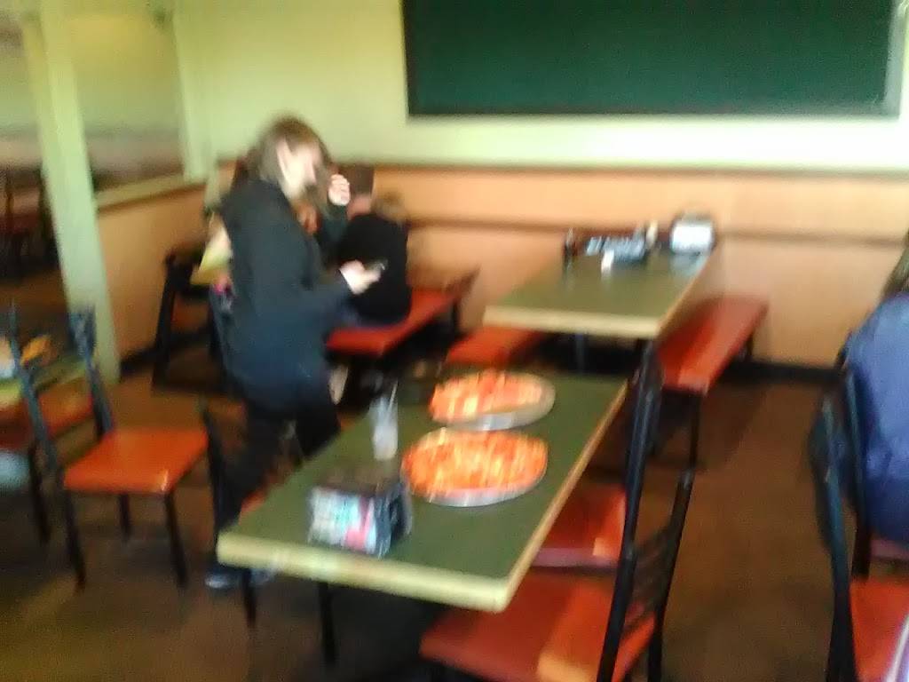 Round Table Pizza | meal delivery | 828 Gray Ave, Yuba City, CA 95991, USA | 5306713675 OR +1 530-671-3675