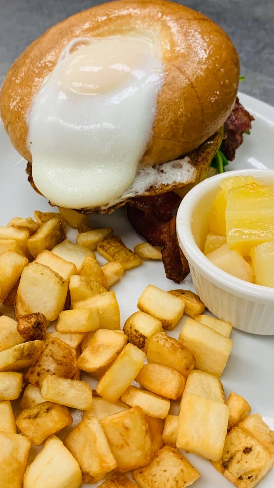 Urban Eatery & Daylight Donuts ( A Breakfast & Burger Cafe) | restaurant | 14352 Lincoln St #107, Thornton, CO 80023, USA | 3032520101 OR +1 303-252-0101