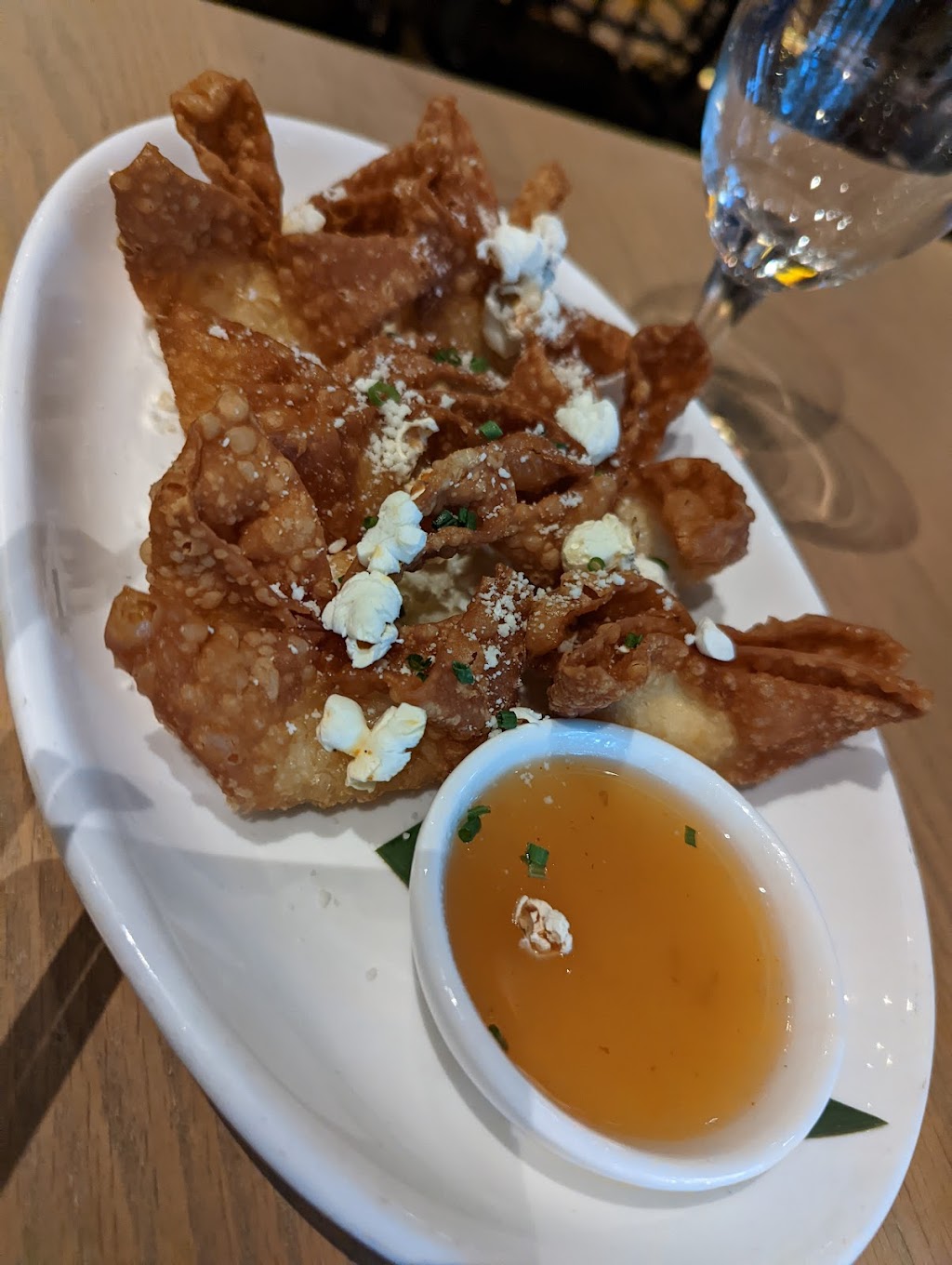 Empire | restaurant | 1 Marina Park Drive, Boston, MA 02210, USA | 6172950001 OR +1 617-295-0001