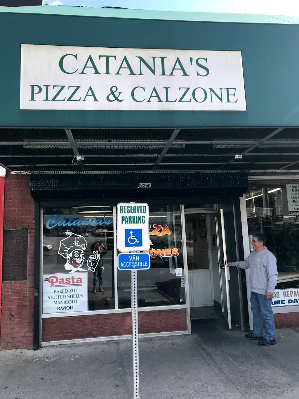 Catanias Pizza | restaurant | 2260 Central Park Ave, Yonkers, NY 10710, USA | 9147795105 OR +1 914-779-5105