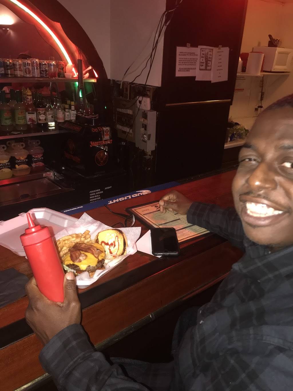 The Hideout | restaurant | 100 E Broadway Ave, Muskegon Heights, MI 49444, USA | 2317374880 OR +1 231-737-4880