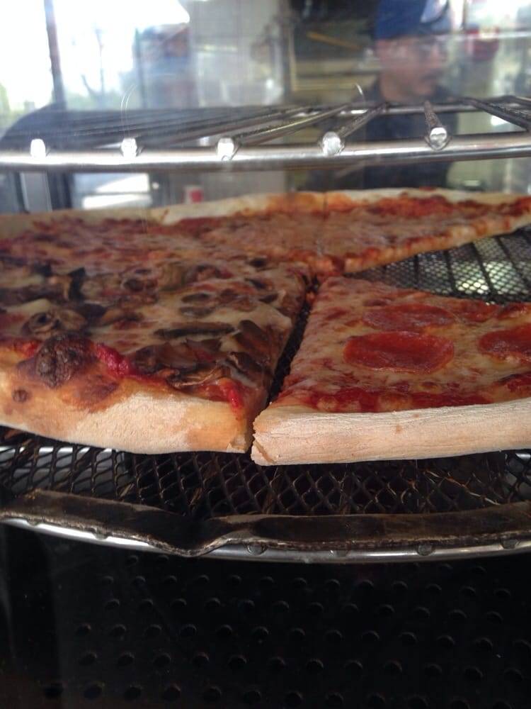 Ocean Park Pizza | meal takeaway | 2727 Ocean Park Blvd, Santa Monica, CA 90405, USA | 3104509949 OR +1 310-450-9949