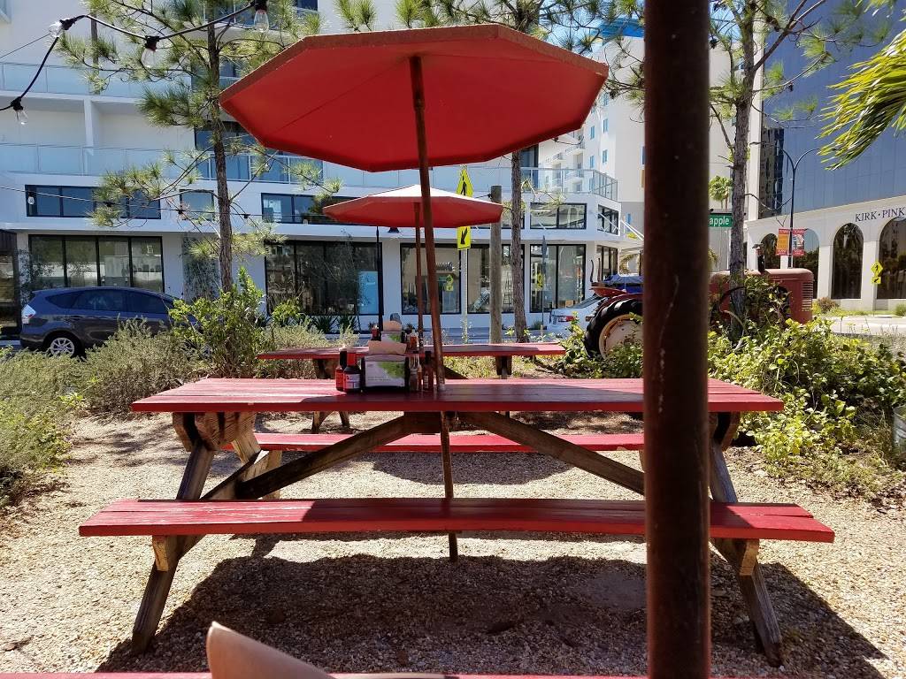 Nancys Bar-B-Q | restaurant | 301 S Pineapple Ave, Sarasota, FL 34237, USA | 9413662271 OR +1 941-366-2271