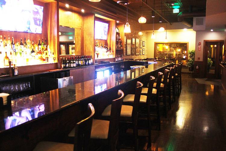 Loretta | restaurant | 15 Pleasant St, Newburyport, MA 01950, USA | 9784630000 OR +1 978-463-0000