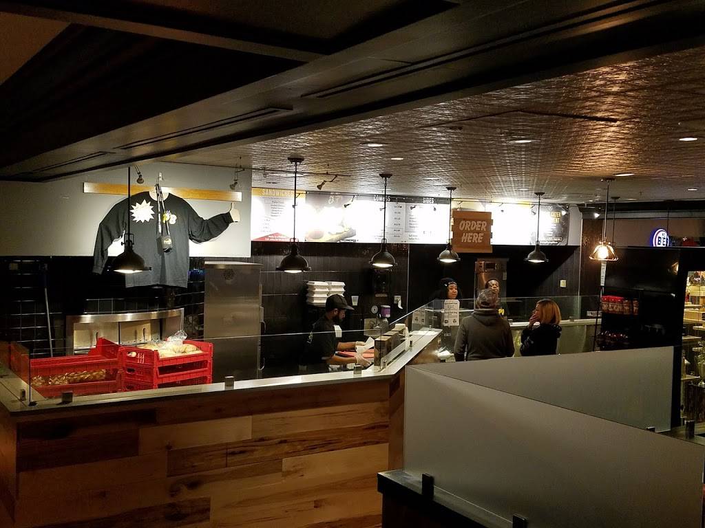 Plowboys Barbeque | restaurant | 1111 Main St, Kansas City, MO 64105, USA | 8162217569 OR +1 816-221-7569