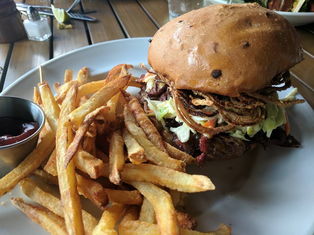 Marlows Tavern | restaurant | 6889 Eagle Watch Dr, Orlando, FL 32822, USA | 4079852381 OR +1 407-985-2381