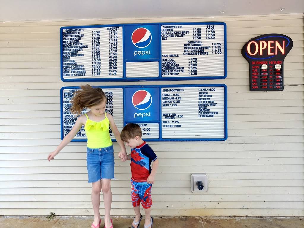 Lake Dexter Drive In | restaurant | 3608 State Rd 80, Pittsville, WI 54466, USA | 7156973483 OR +1 715-697-3483