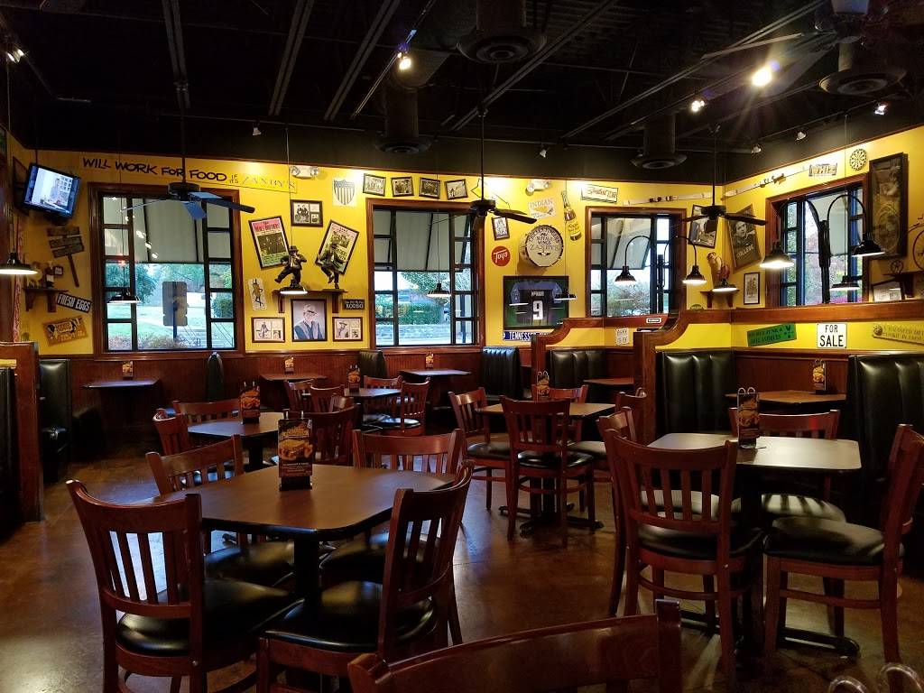 Zaxbys Chicken Fingers & Buffalo Wings | restaurant | 580 Village Green Dr, Gallatin, TN 37066, USA | 6154512992 OR +1 615-451-2992