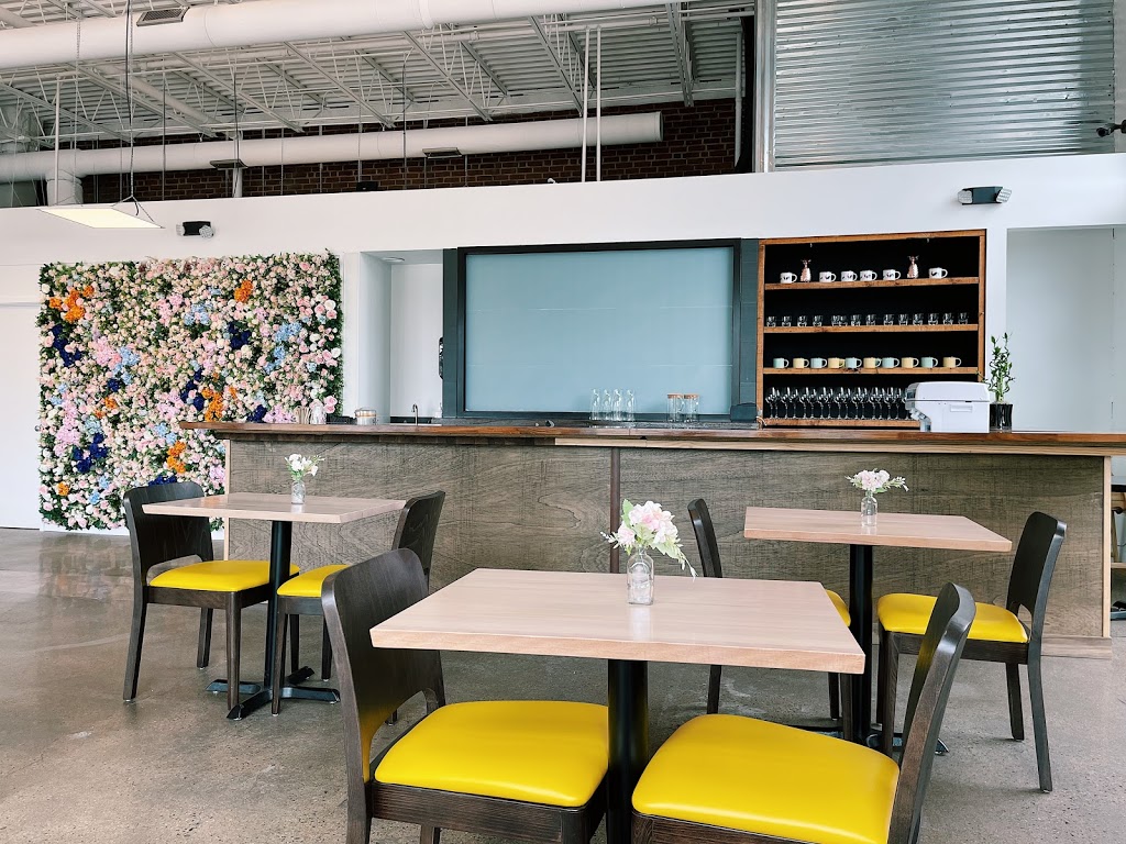 Pineapples Thai Kitchen | restaurant | 722 Preston Ave Ste.103, Charlottesville, VA 22903, USA | 4342022366 OR +1 434-202-2366