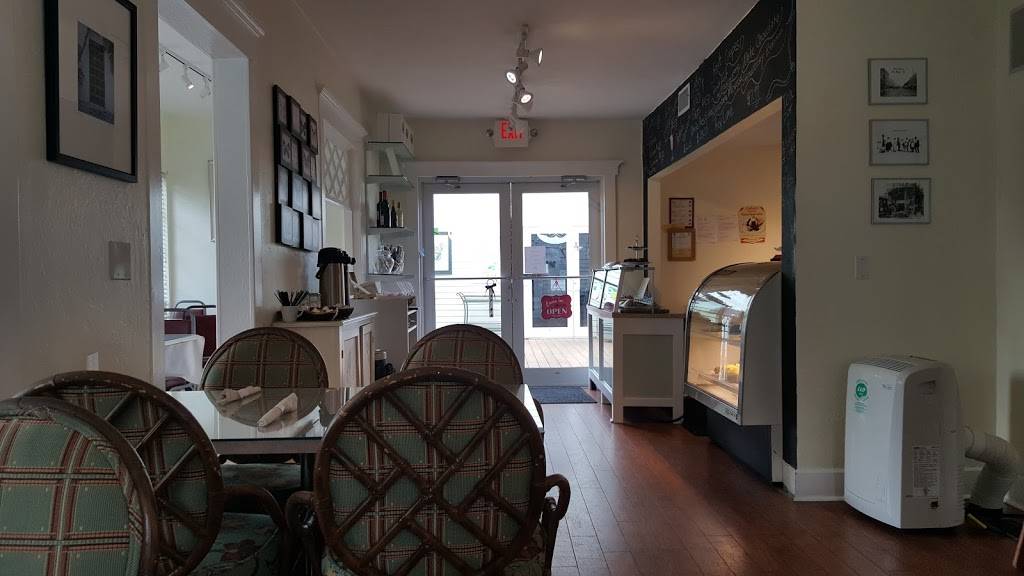 The Gathering Place At Butterfly Estates | restaurant | 8359 Beacon Blvd, Fort Myers, FL 33907, USA | 2396902359 OR +1 239-690-2359