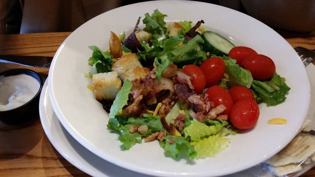 Cracker Barrel Old Country Store | restaurant | 27491 Helen Dr, Perrysburg, OH 43551, USA | 4198747481 OR +1 419-874-7481