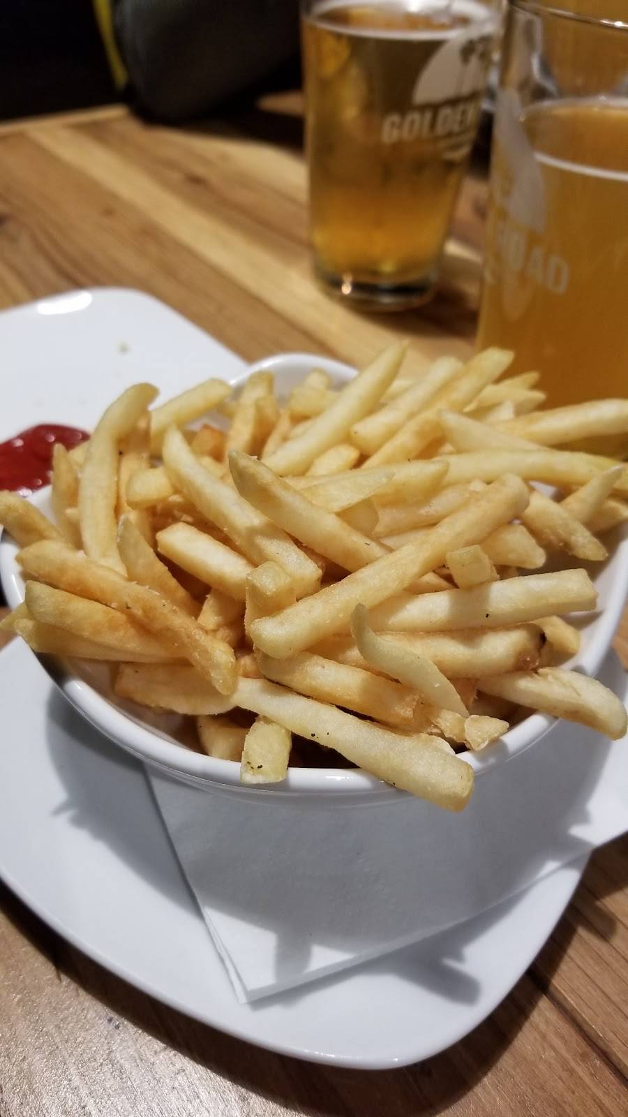 Golden Road Brewing Anaheim | restaurant | 2210 E Orangewood Ave, Anaheim, CA 92806, USA | 7149124015 OR +1 714-912-4015