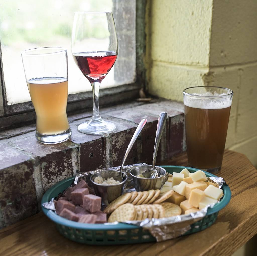 Weasel Boy Brewing Company | restaurant | 126 Muskingum Ave, Zanesville, OH 43701, USA | 7404553767 OR +1 740-455-3767