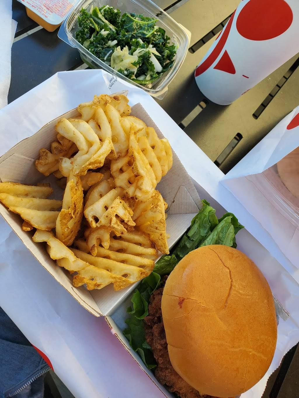 Chick-fil-A | restaurant | 17660 Ventura Blvd, Encino, CA 91316, USA | 8188818287 OR +1 818-881-8287