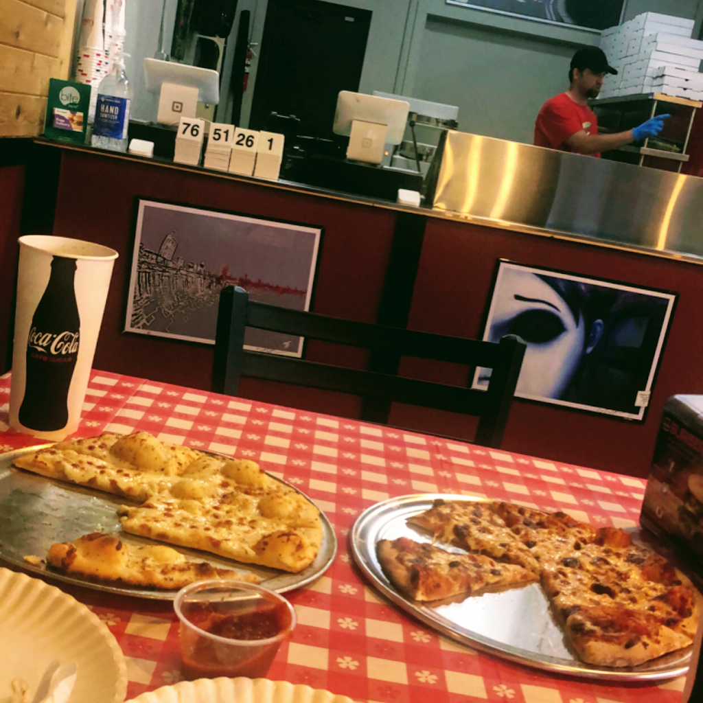 Stone Thrown Pizzeria | restaurant | 3980 Center Point Rd NE, Cedar Rapids, IA 52402, USA | 3192002056 OR +1 319-200-2056