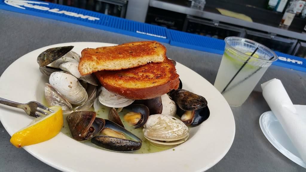 Nicks Fish House | restaurant | 2600 Insulator Dr, Baltimore, MD 21230, USA | 4103474123 OR +1 410-347-4123