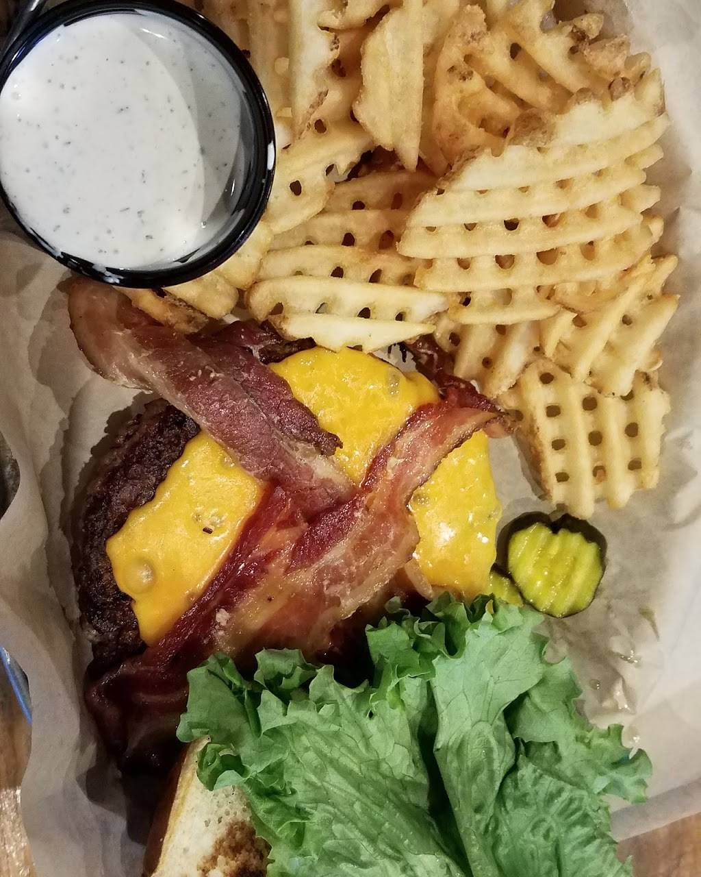 Hudson Tap | restaurant | 417 2nd St, Hudson, WI 54016, USA | 7158080317 OR +1 715-808-0317