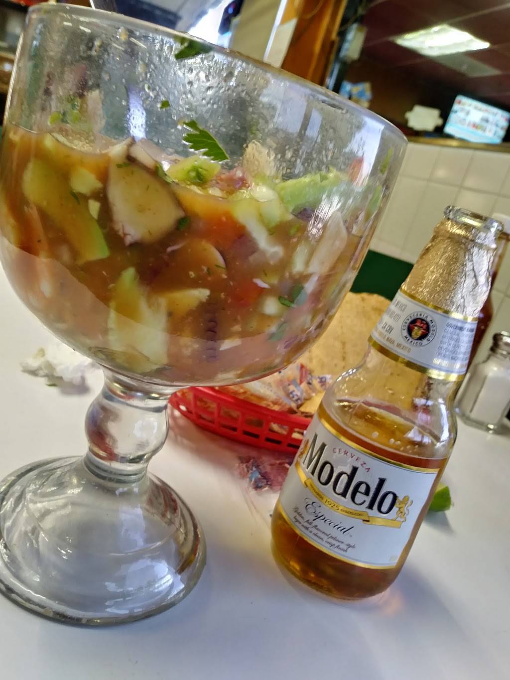 Mariscos Licensiados | restaurant | 10550 Ramona Ave E, Montclair, CA 91763, USA | 9096241505 OR +1 909-624-1505