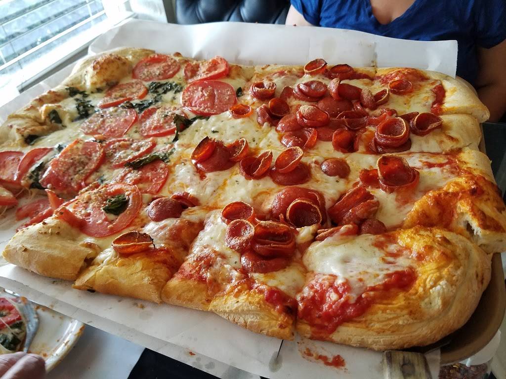 Petrillos Pizza Restaurant | restaurant | 750 W Rte 66, Glendora, CA 91740, USA | 6263351289 OR +1 626-335-1289