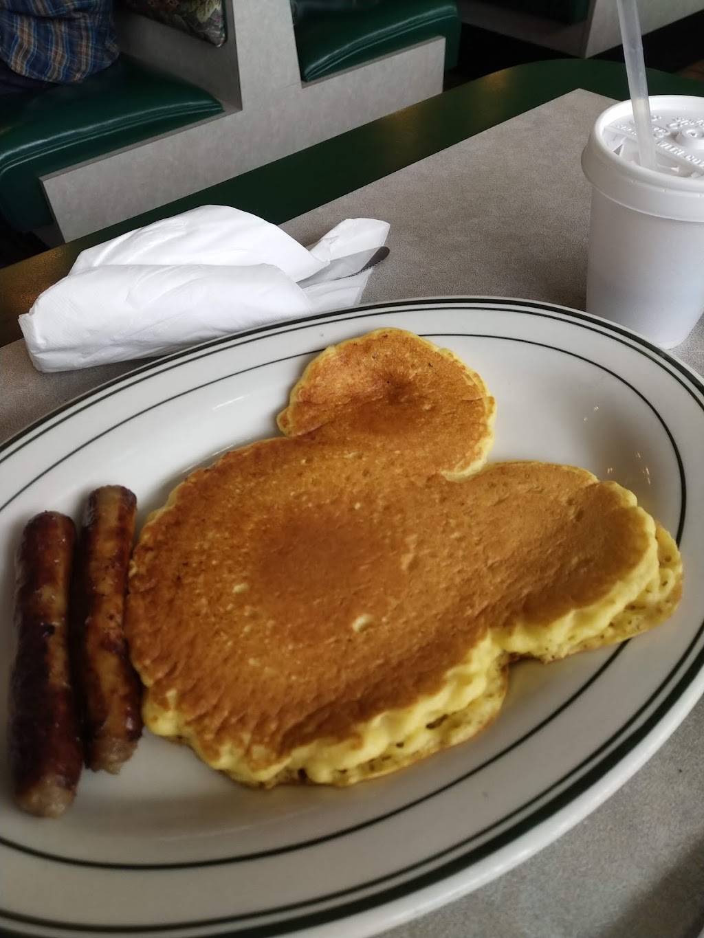 Roses Family Dining | restaurant | 31301 Harper Ave, St Clair Shores, MI 48082, USA | 5862969390 OR +1 586-296-9390