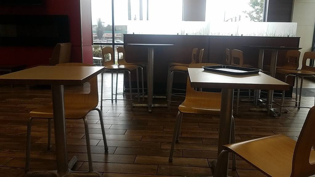 Wendys | restaurant | 15492 Warwick Blvd, Newport News, VA 23608, USA | 7578872489 OR +1 757-887-2489