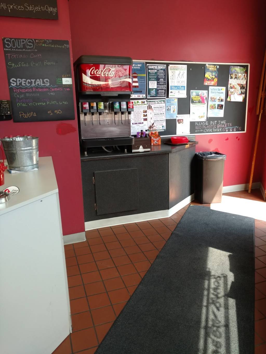 Bobaloons | restaurant | 1700 Ludington St, Escanaba, MI 49829, USA | 9067896169 OR +1 906-789-6169