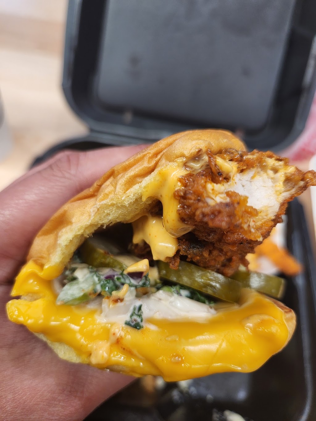 Daves Hot Chicken | restaurant | 32200 Dyer St, Union City, CA 94587, USA | 5102401000 OR +1 510-240-1000