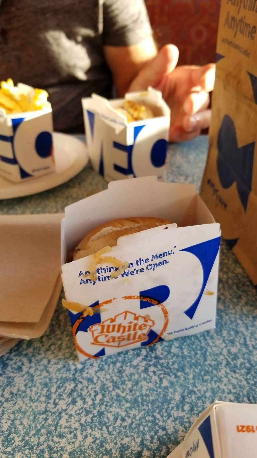 White Castle | restaurant | 26900 Gratiot Ave, Roseville, MI 48066, USA | 5867769560 OR +1 586-776-9560