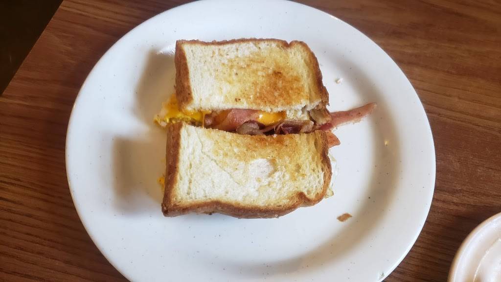 Mom & Pops Family Restaurant | restaurant | 331 E Bayview Blvd, Norfolk, VA 23503, United States | 7572332453 OR +1 757-233-2453