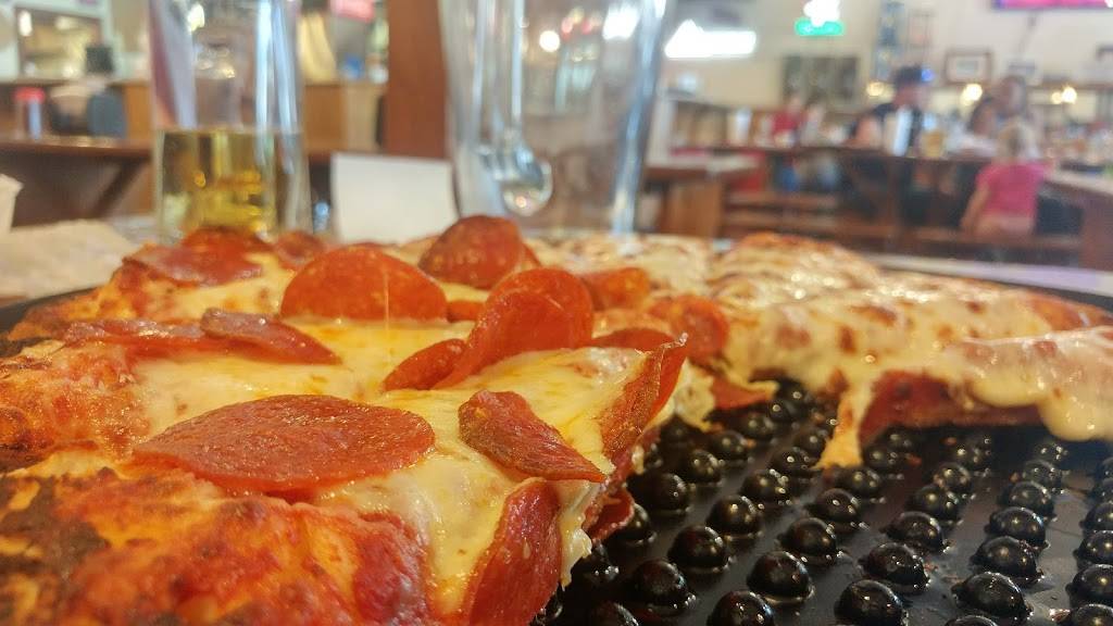 Corsaros Family Pizza | restaurant | 1702 Robertson Blvd, Chowchilla, CA 93610, USA | 5596655713 OR +1 559-665-5713