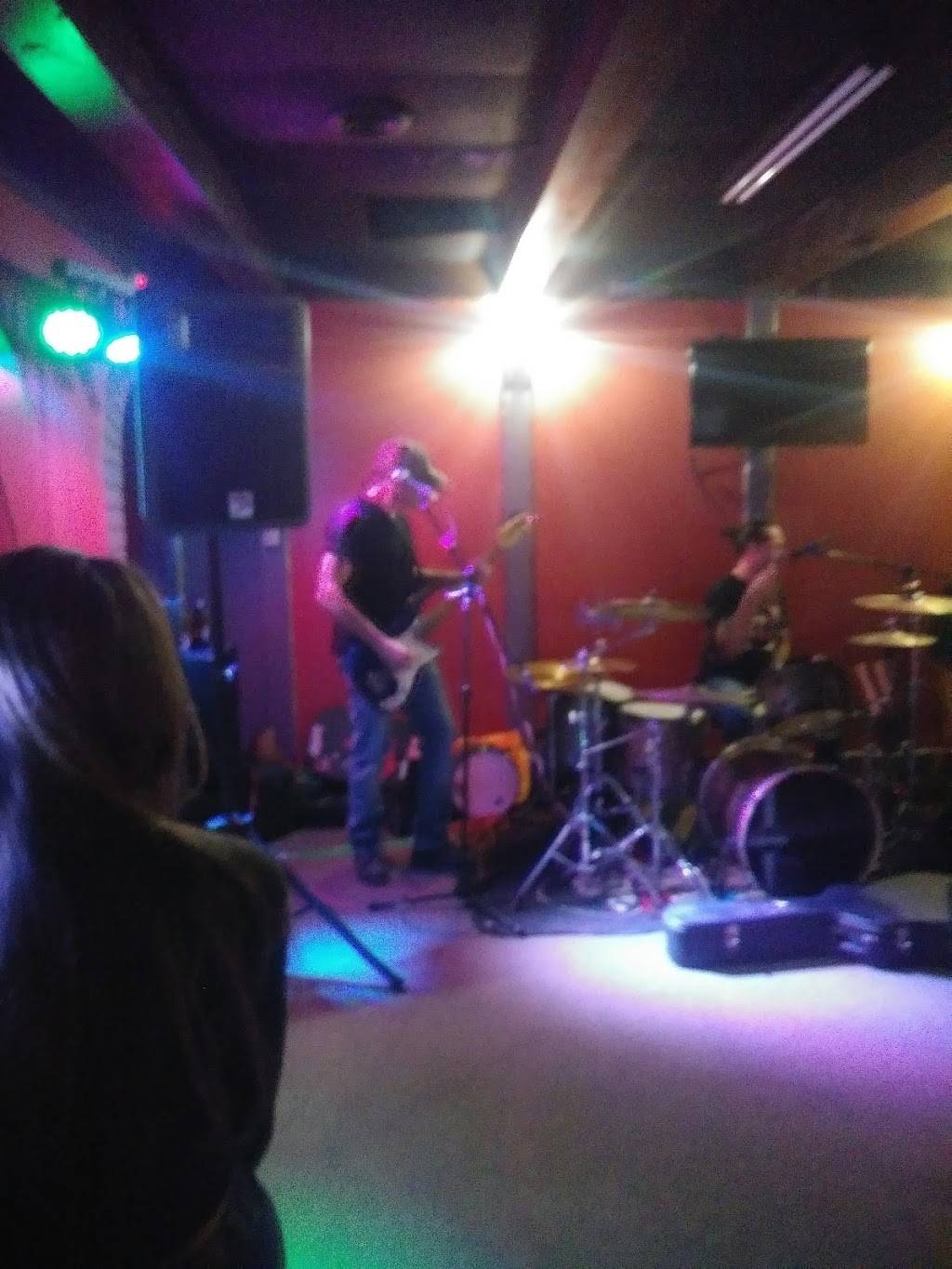 Sport Beat II | restaurant | 5259 Victoria Ave, Niagara Falls, ON L2E 4E6, Canada | 9053568391 OR +1 905-356-8391