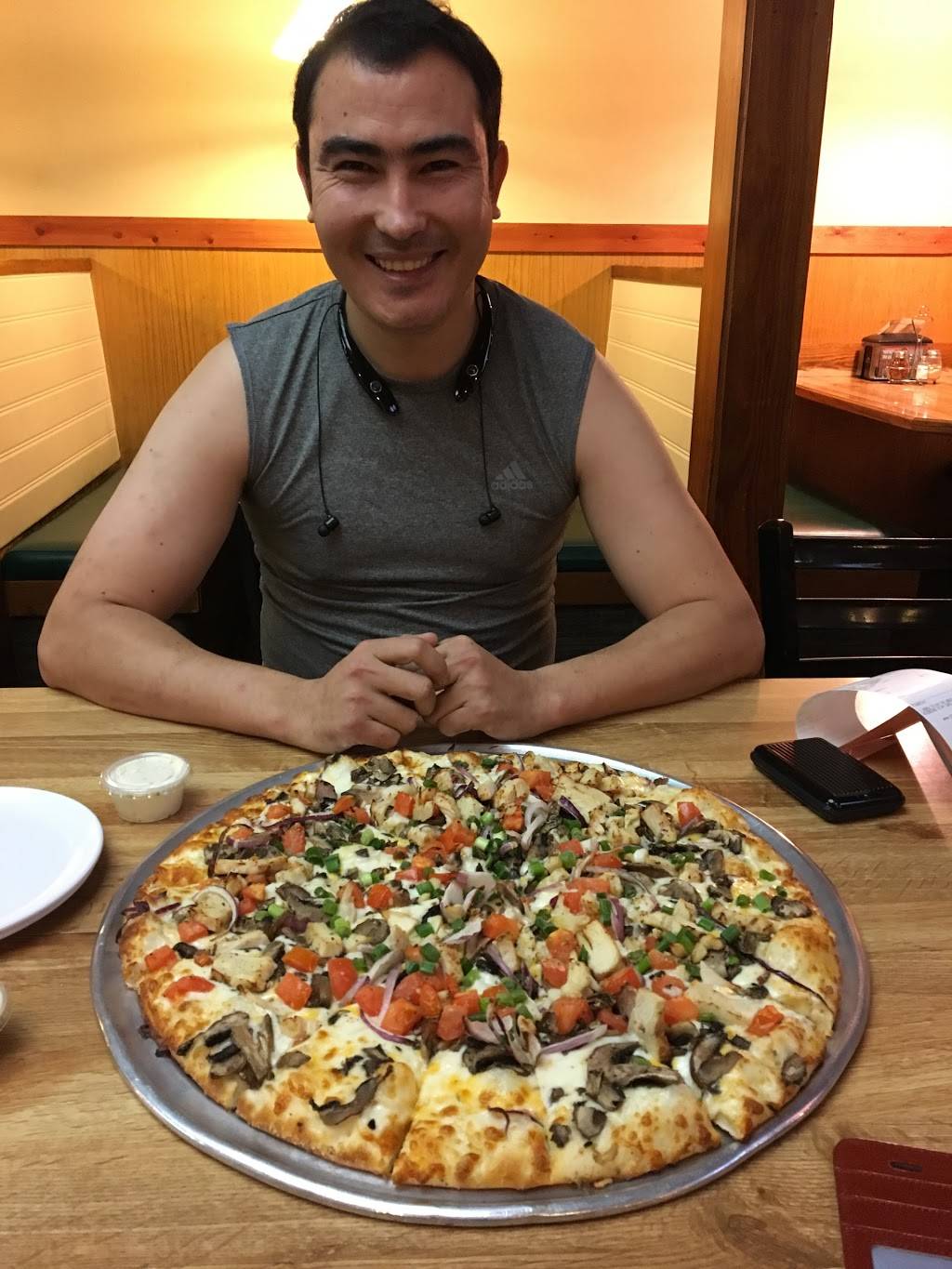 Round Table Pizza | meal delivery | 3212 S White Rd, San Jose, CA 95148, USA | 4082749574 OR +1 408-274-9574