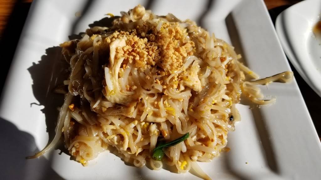 Pho O-sha Thai-Vietnamese Restaurant | restaurant | 356 Arsenal St, Watertown, MA 02472, USA | 6179262222 OR +1 617-926-2222