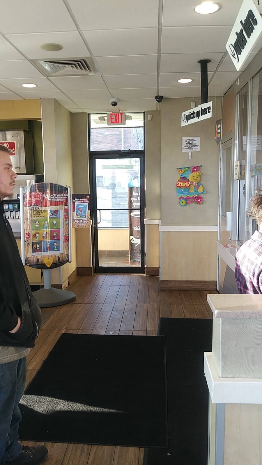 McDonalds | cafe | 15501 Plymouth Rd, Detroit, MI 48227, USA | 3138370344 OR +1 313-837-0344