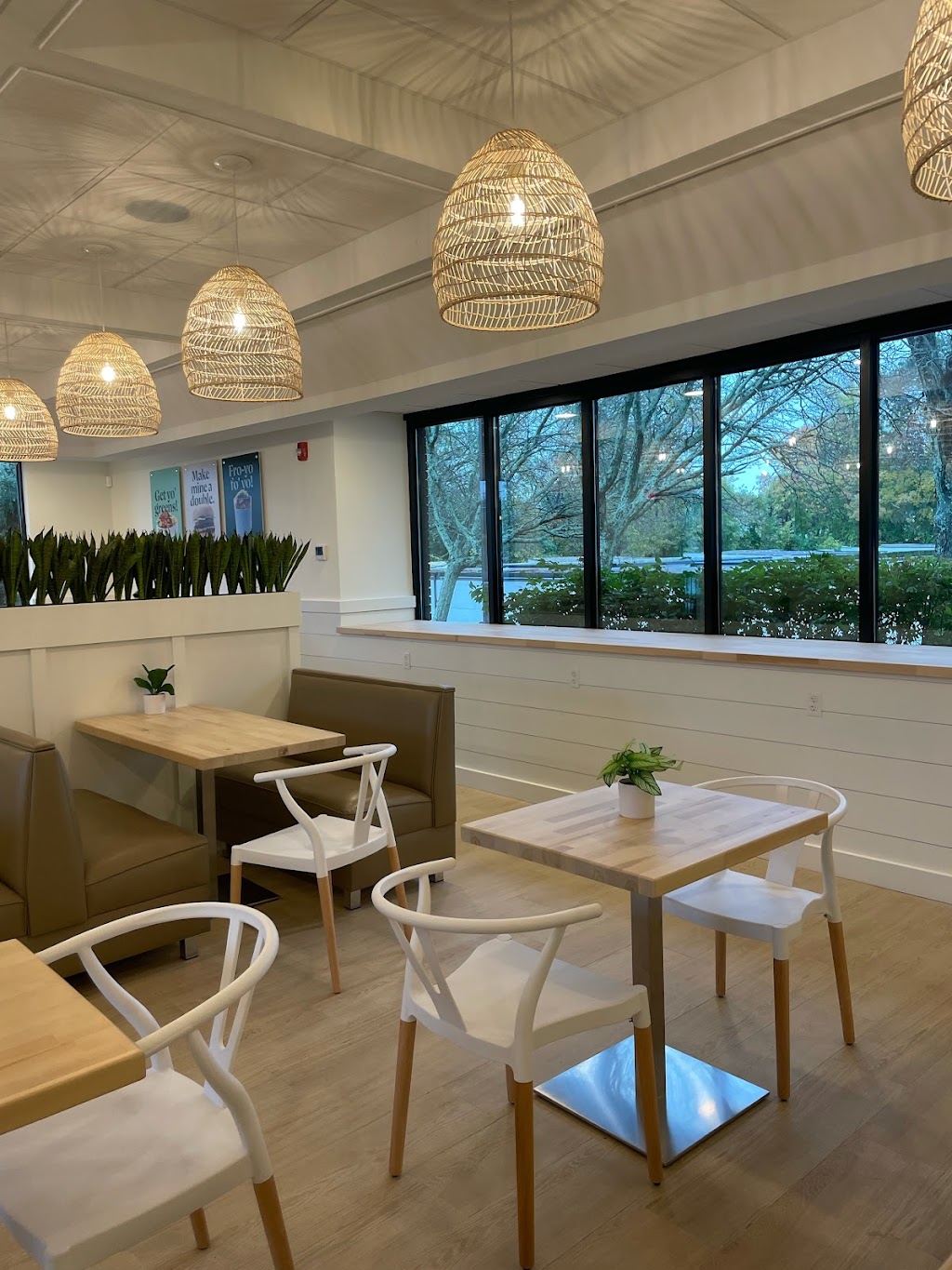 Plant City X | restaurant | 70 Centerville Rd, Warwick, RI 02886, USA | 4013245199 OR +1 401-324-5199