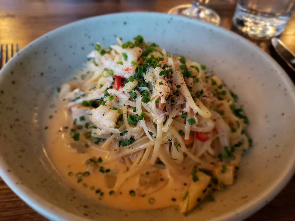 Fishbone Kitchen + Bar | restaurant | 302 Wellington St E #7, Aurora, ON L4G 1J5, Canada | 9055036146 OR +1 905-503-6146