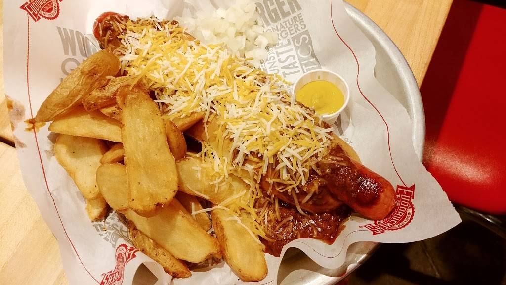 Fuddruckers | restaurant | 2235 S Goliad St, Rockwall, TX 75032, USA | 9729619753 OR +1 972-961-9753