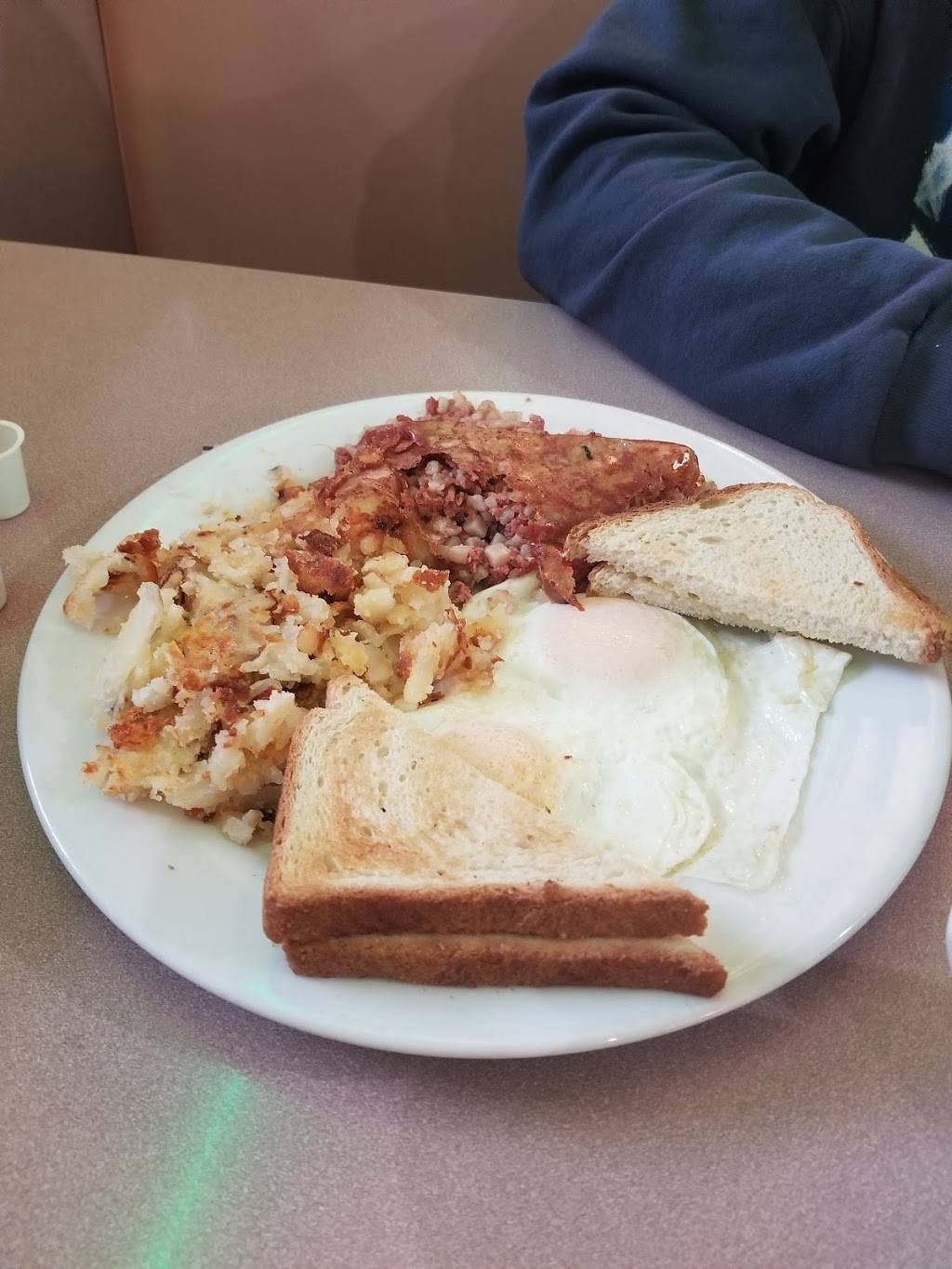 Dallas Diner | restaurant | 7025 Bristol Pike, Levittown, PA 19057, USA | 2155470990 OR +1 215-547-0990