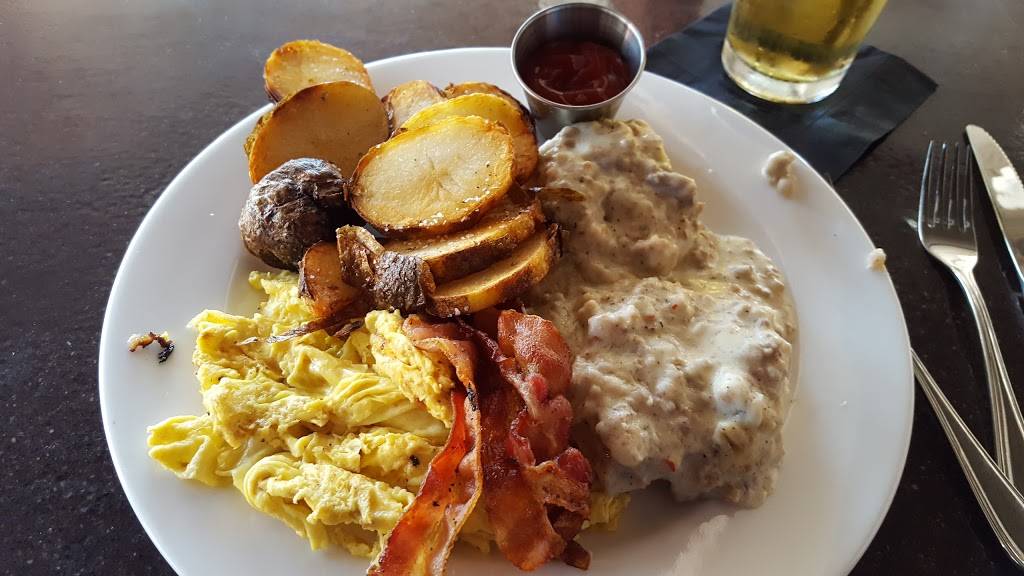 The Farmhouse | restaurant | 285 Ridinger St, Christiansburg, VA 24073, USA | 5402517600 OR +1 540-251-7600