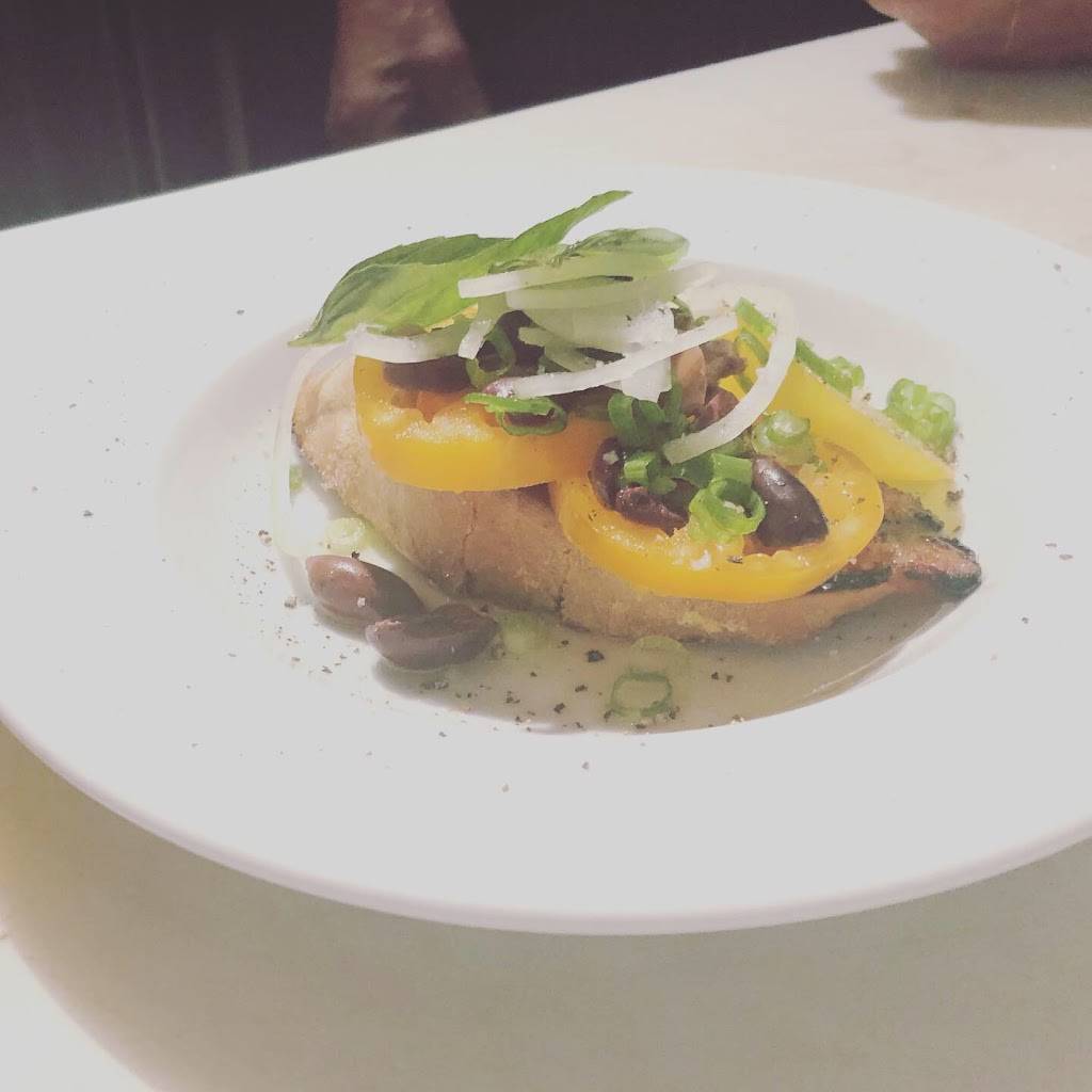 Mucca | restaurant | 236 Rue Saint-Zotique E, Montréal, QC H2S 1L1, Canada | 4383753033 OR +1 438-375-3033