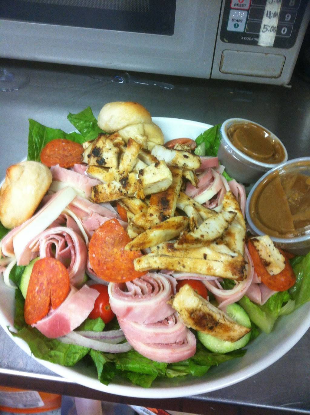 New Spatolas pizza | restaurant | 6002 Easton Rd, Pipersville, PA 18947, USA | 2157669003 OR +1 215-766-9003