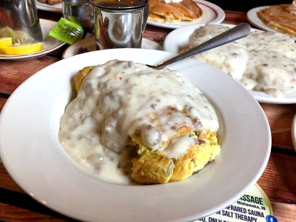 Macadoos Family Restaurant | restaurant | 2108 Lincolnway E, Mishawaka, IN 46544, USA | 5742597669 OR +1 574-259-7669