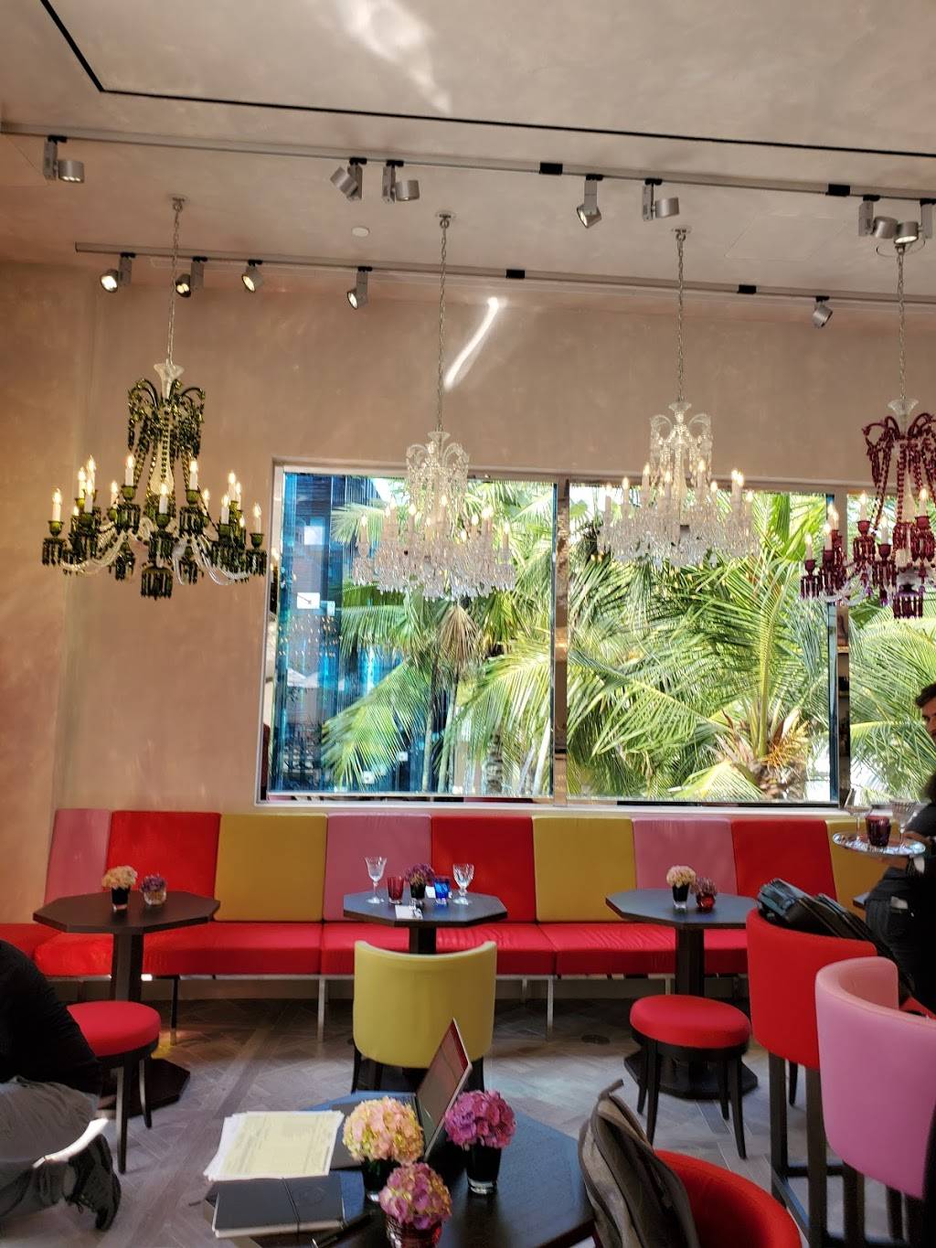 Baccarat Boutique BBar & Lounge | restaurant | 140 NE 39th St Space 210, Miami, FL 33137, USA | 7868705809 OR +1 786-870-5809