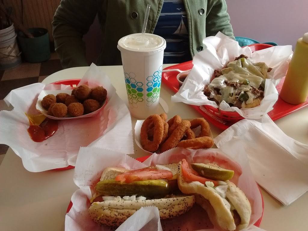 Mr Beefys | restaurant | 512 Northwest Hwy, Fox River Grove, IL 60021, USA | 8475164626 OR +1 847-516-4626