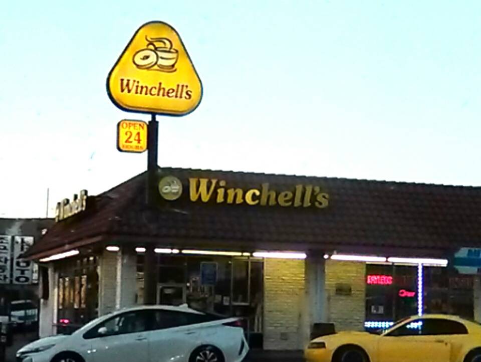 Winchells Donut House | cafe | 1700 S Western Ave, Los Angeles, CA 90006, USA | 3237319725 OR +1 323-731-9725