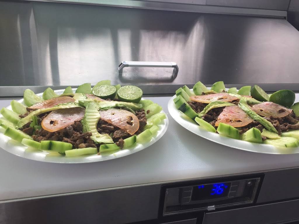 Los Mortales Hot Dogs | restaurant | 6400 S Country Club Rd, Tucson, AZ 85706, USA | 5204063939 OR +1 520-406-3939