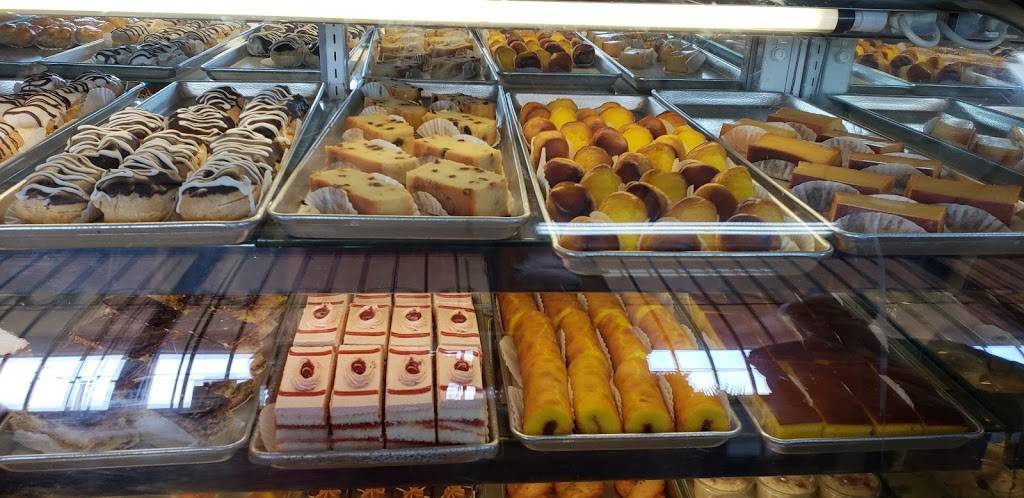 Tres Monitos Bakery | bakery | 5374 W 12th Ave, Hialeah, FL 33012, USA | 3055561321 OR +1 305-556-1321