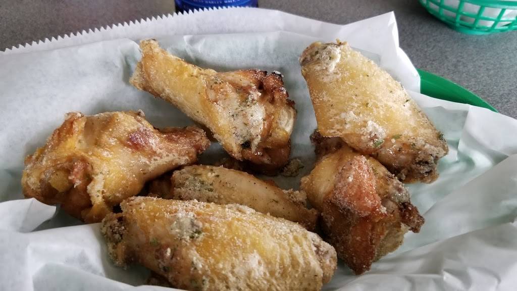 Gingerz Sportz Pub and Grill | restaurant | 3915 S Howell Ave, Milwaukee, WI 53207, USA | 4144829700 OR +1 414-482-9700