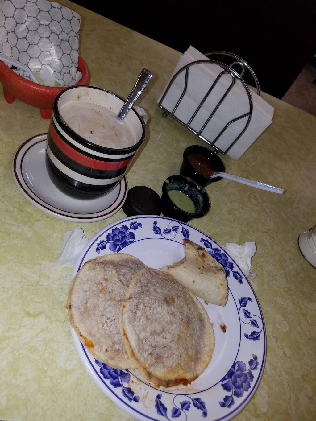 El Maguey | restaurant | 715 S 900 W, Salt Lake City, UT 84104, USA | 3853559172 OR +1 385-355-9172